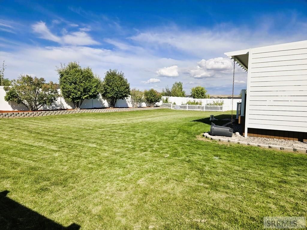 Image 14 of property listing at 4065 E Deloy Drive, Idaho Falls, ID 83401