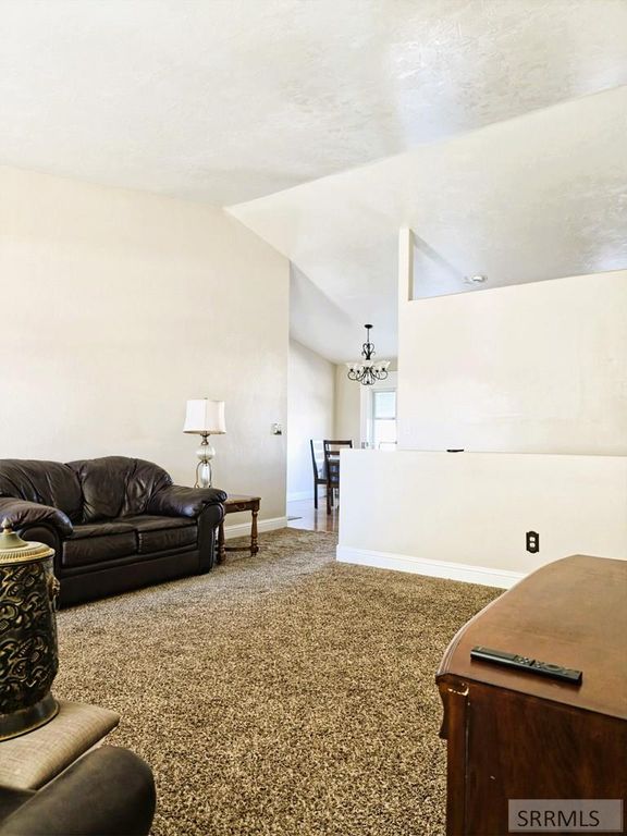 Image 18 of property listing at 4065 E Deloy Drive, Idaho Falls, ID 83401