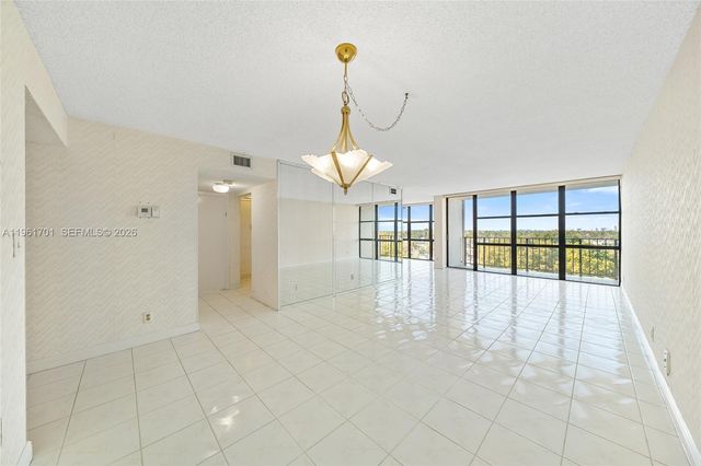 800 Parkview Dr 729, Hallandale Beach, FL 33009