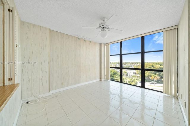 800 Parkview Dr 729, Hallandale Beach, FL 33009