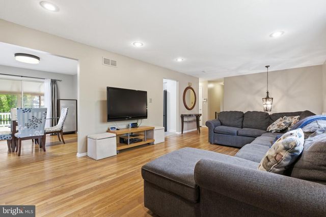 194 BULL RUN RD, Ewing, NJ 08638