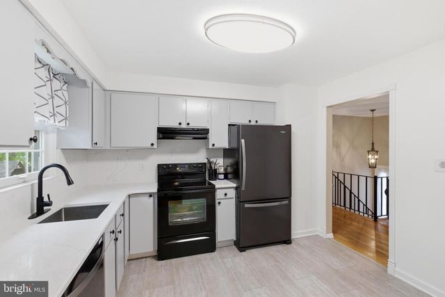 194 BULL RUN RD, Ewing, NJ 08638