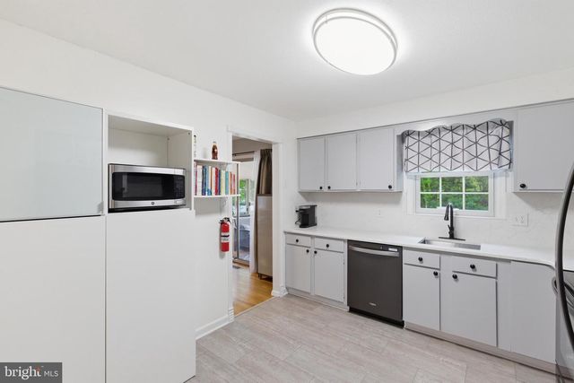 194 BULL RUN RD, Ewing, NJ 08638