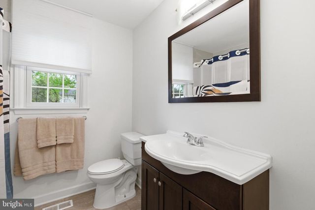 194 BULL RUN RD, Ewing, NJ 08638