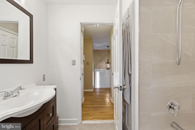 194 BULL RUN RD, Ewing, NJ 08638