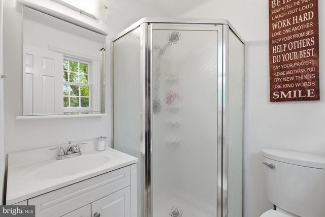 194 BULL RUN RD, Ewing, NJ 08638