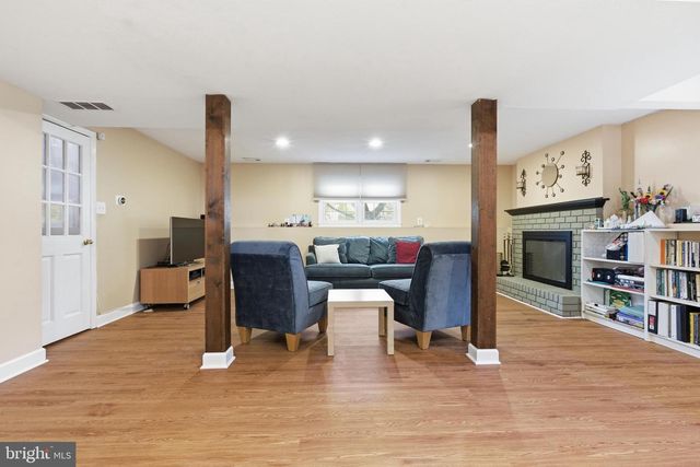 194 BULL RUN RD, Ewing, NJ 08638