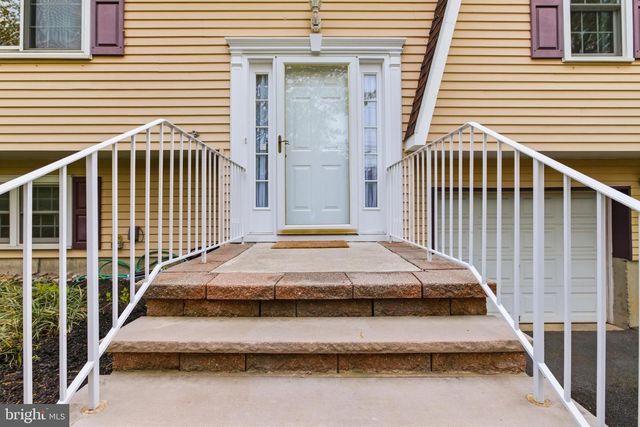 194 BULL RUN RD, Ewing, NJ 08638