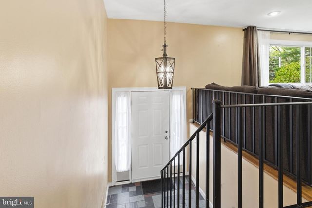 194 BULL RUN RD, Ewing, NJ 08638