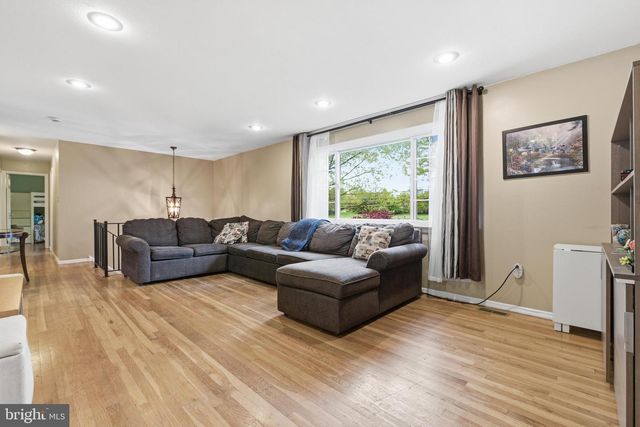 194 BULL RUN RD, Ewing, NJ 08638