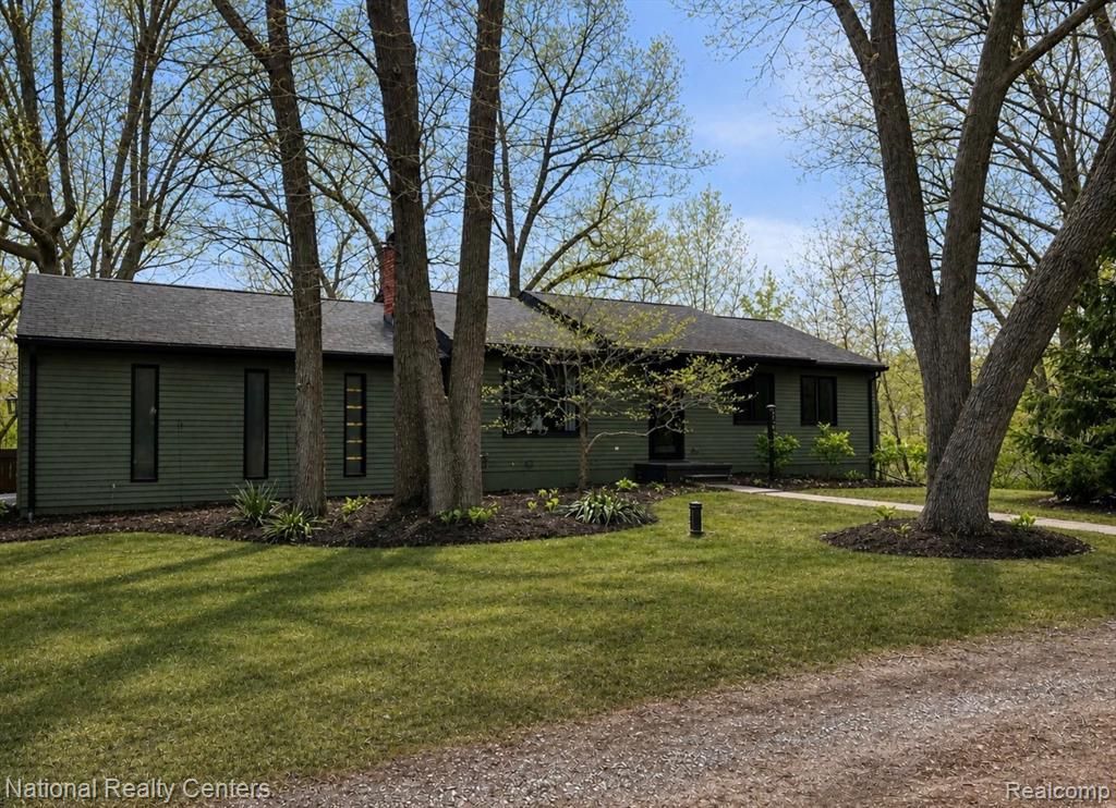 7361 Alcoy Street, West Bloomfield, MI 48324