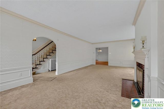 5127 2nd St, Whitehall Twp, PA 18052