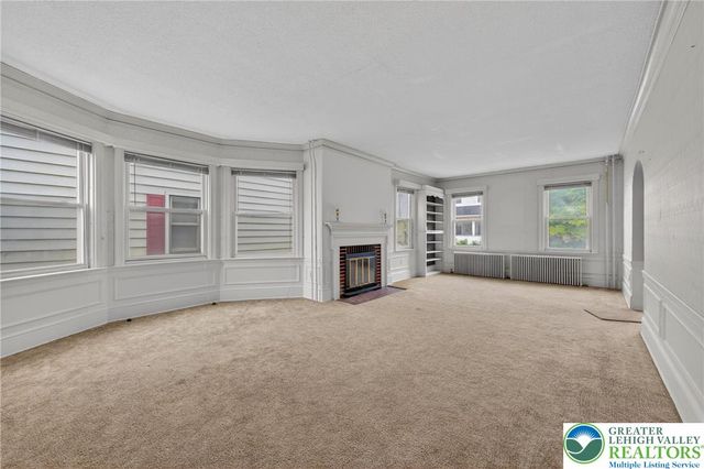 5127 2nd St, Whitehall Twp, PA 18052