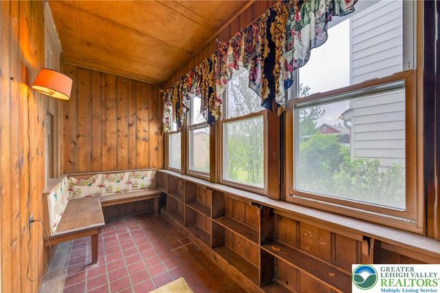 5127 2nd St, Whitehall Twp, PA 18052