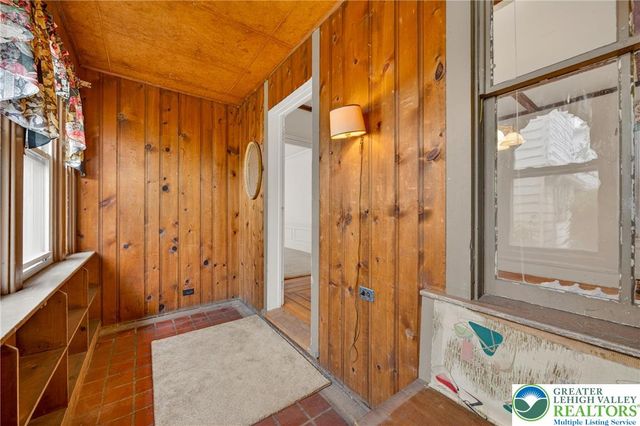 5127 2nd St, Whitehall Twp, PA 18052