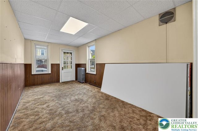 5127 2nd St, Whitehall Twp, PA 18052