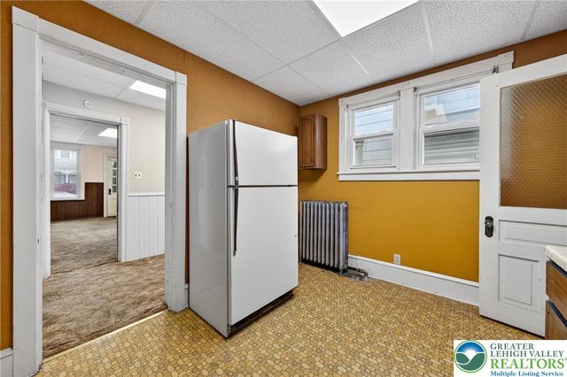 5127 2nd St, Whitehall Twp, PA 18052