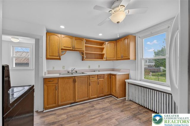 5127 2nd St, Whitehall Twp, PA 18052