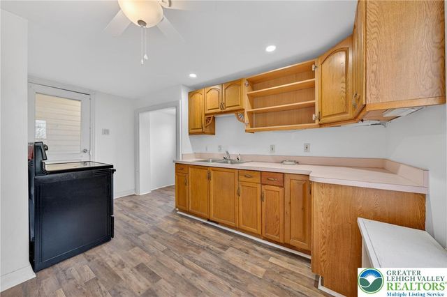 5127 2nd St, Whitehall Twp, PA 18052