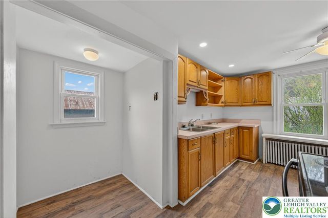 5127 2nd St, Whitehall Twp, PA 18052