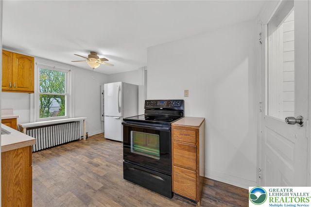 5127 2nd St, Whitehall Twp, PA 18052