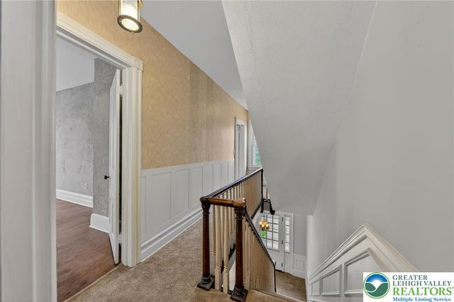 5127 2nd St, Whitehall Twp, PA 18052