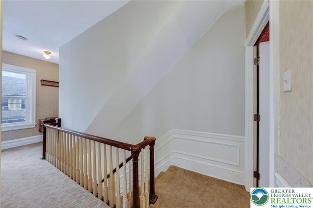 5127 2nd St, Whitehall Twp, PA 18052