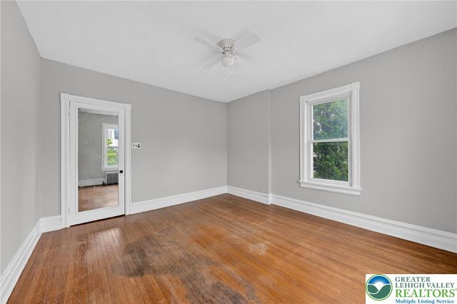 5127 2nd St, Whitehall Twp, PA 18052