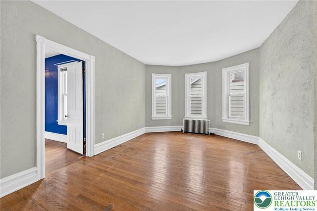 5127 2nd St, Whitehall Twp, PA 18052