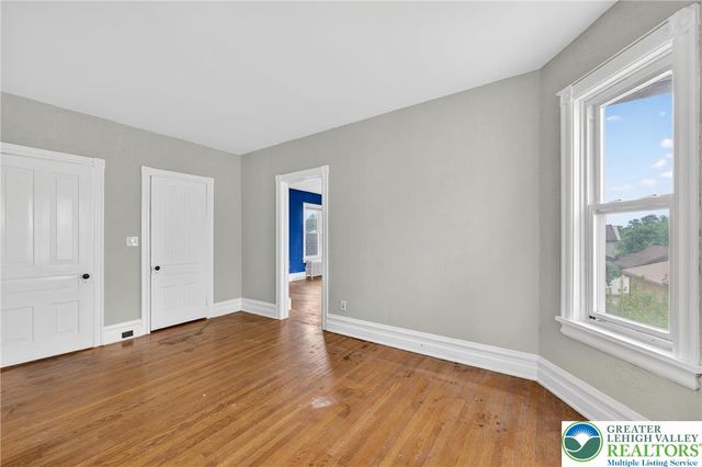 5127 2nd St, Whitehall Twp, PA 18052