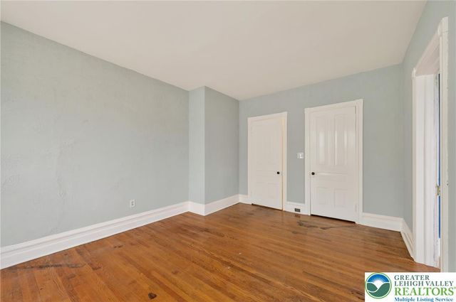 5127 2nd St, Whitehall Twp, PA 18052