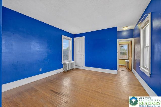 5127 2nd St, Whitehall Twp, PA 18052