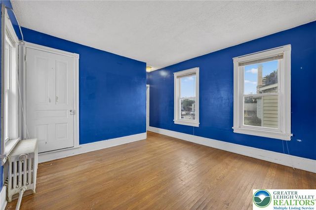 5127 2nd St, Whitehall Twp, PA 18052