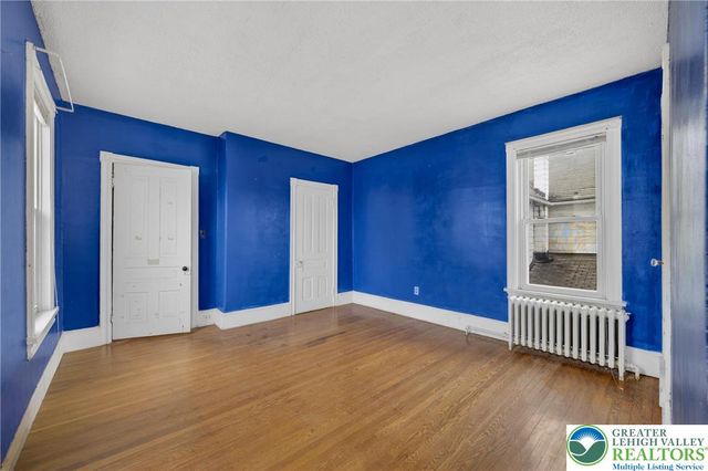 5127 2nd St, Whitehall Twp, PA 18052
