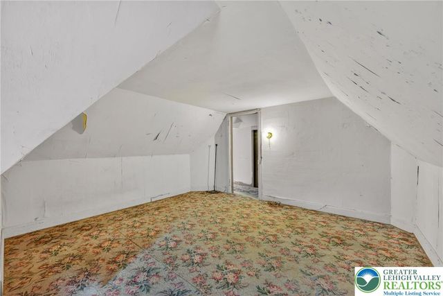 5127 2nd St, Whitehall Twp, PA 18052
