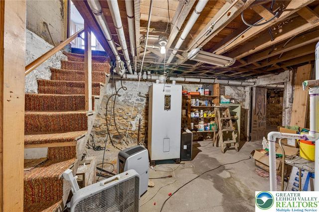 5127 2nd St, Whitehall Twp, PA 18052