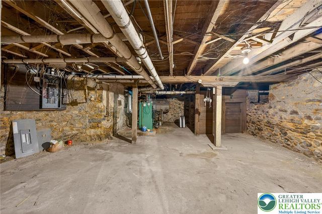 5127 2nd St, Whitehall Twp, PA 18052