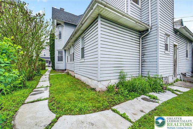 5127 2nd St, Whitehall Twp, PA 18052