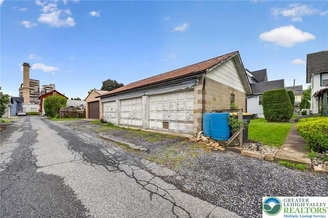 5127 2nd St, Whitehall Twp, PA 18052