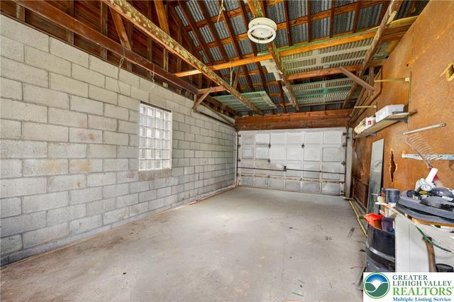 5127 2nd St, Whitehall Twp, PA 18052