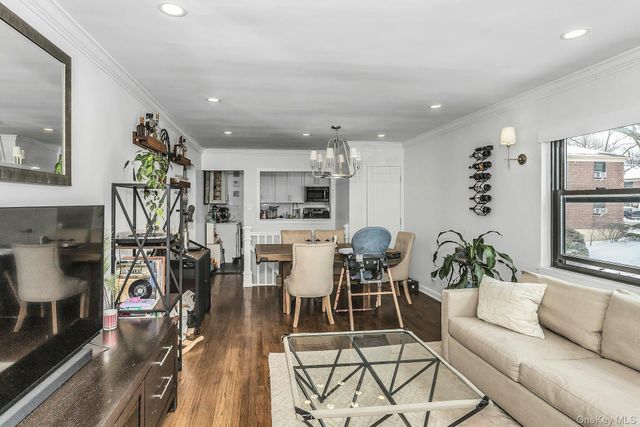 219-35 75th Avenue 299B2, Bayside, NY 11364