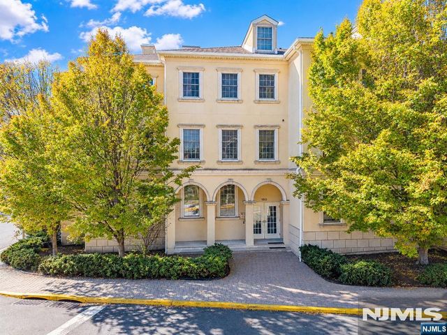 180 Edgewater Road 1A, Cliffside Park, NJ 07010