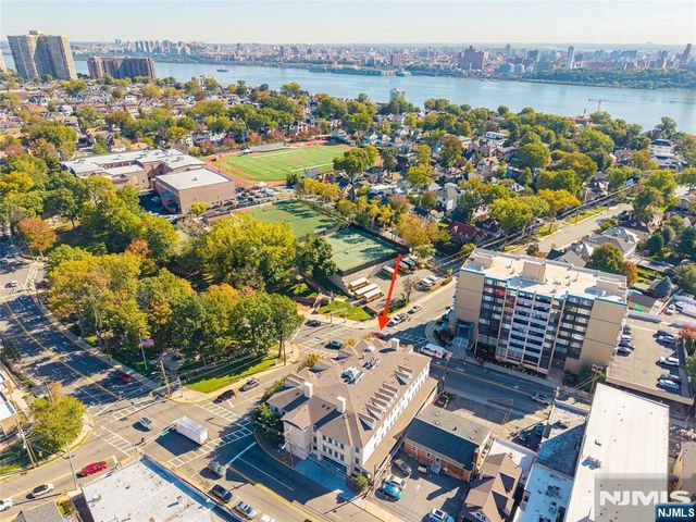 180 Edgewater Road 1A, Cliffside Park, NJ 07010