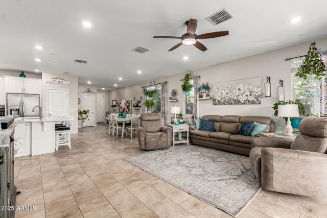 9341 W WILLOW BEND Lane, Phoenix, AZ 85037