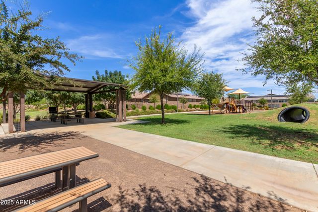 9341 W WILLOW BEND Lane, Phoenix, AZ 85037