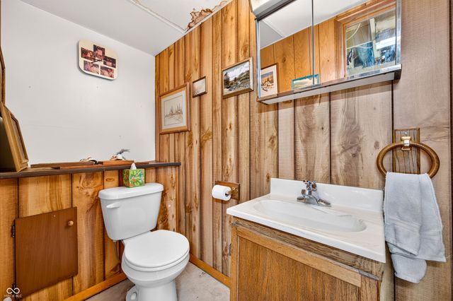 1222 Old State Road 46, Nashville, IN 47448