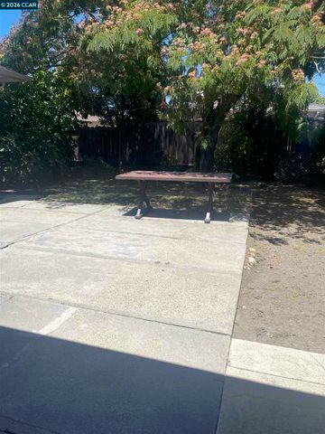 930 Sassel Avenue, Concord, CA 94518