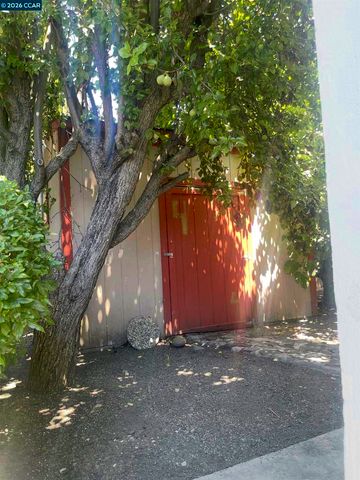 930 Sassel Avenue, Concord, CA 94518