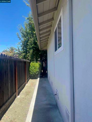 930 Sassel Avenue, Concord, CA 94518