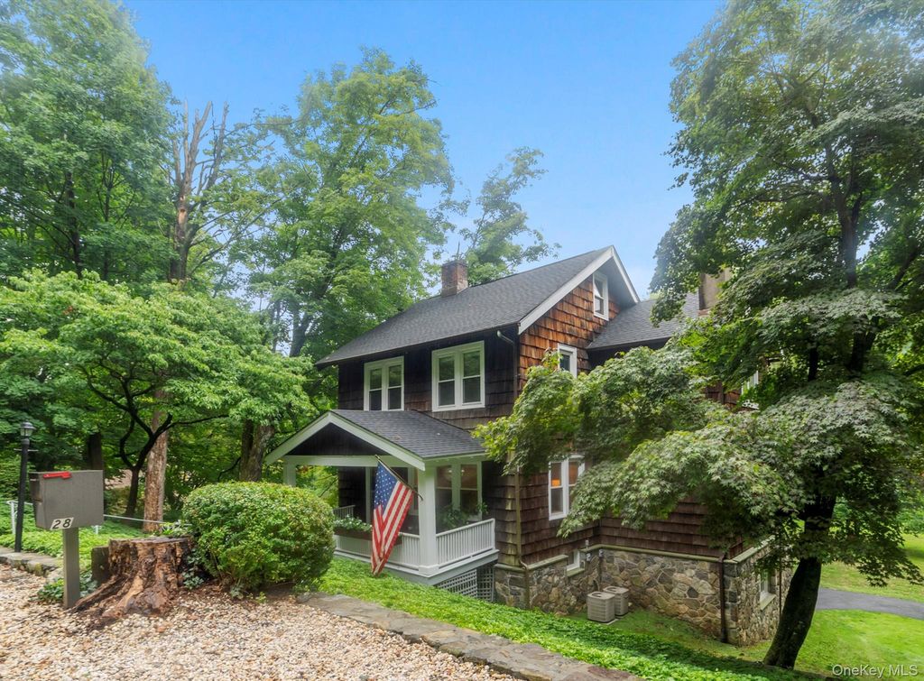 28 Inningwood Road, Ossining, NY 10562